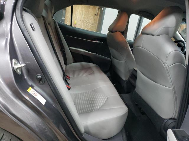 57490725 :رقم المزاد ، 4T1B11HKXJU081662 vin ، 2018 Toyota Camry L مزاد بيع