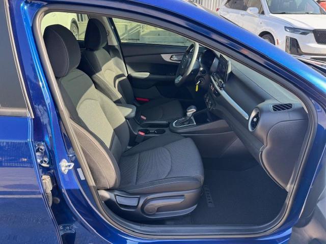 57675865 :رقم المزاد ، 3KPF24AD4NE464503 vin ، 2022 Kia Forte Fe مزاد بيع