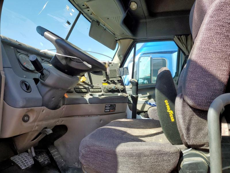 Продаж на аукціоні авто 2015 Freigliner Cascadia 125, vin: 3AKJGLD56FSGC0801, номер лоту: 41804215