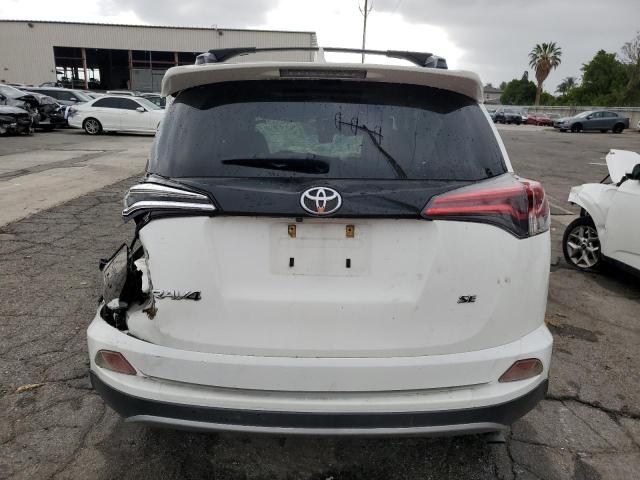 56281305 :رقم المزاد ، JTMNFREV7JJ725510 vin ، 2018 Toyota Rav4 Se مزاد بيع