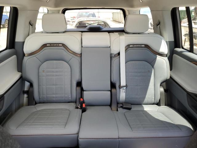 56593955 :رقم المزاد ، 7PDSGCBP6SN061237 vin ، 2025 Rivian R1s Premiu مزاد بيع