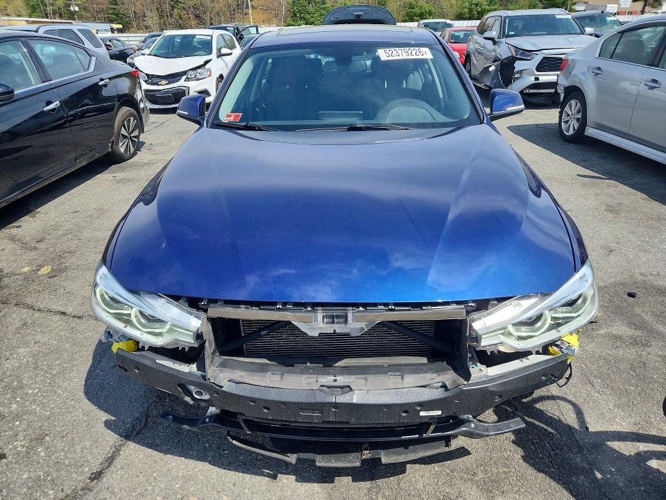 52379226 :رقم المزاد ، WBA8E5G59JNU46393 vin ، 2018 Bmw 320 مزاد بيع