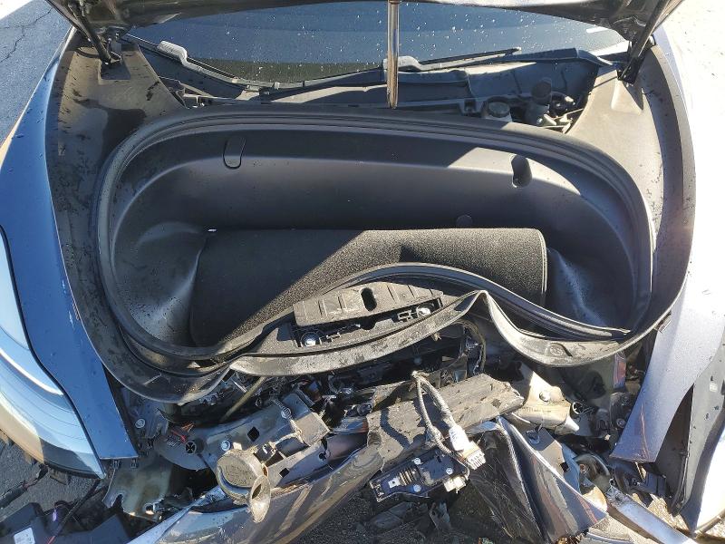 53342526 :رقم المزاد ، 5YJ3E1EAXJF028137 vin ، 2018 Tesla Model 3 مزاد بيع