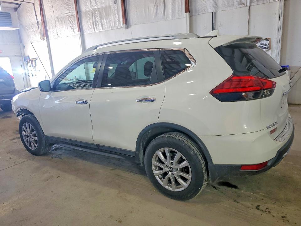 53107006 :رقم المزاد ، 5N1AT2MV7HC843616 vin ، 2017 Nissan Rogue مزاد بيع