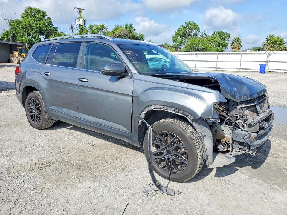 54629246 :رقم المزاد ، 1V2AR2CA7JC555889 vin ، 2018 Volkswagen Atlas مزاد بيع