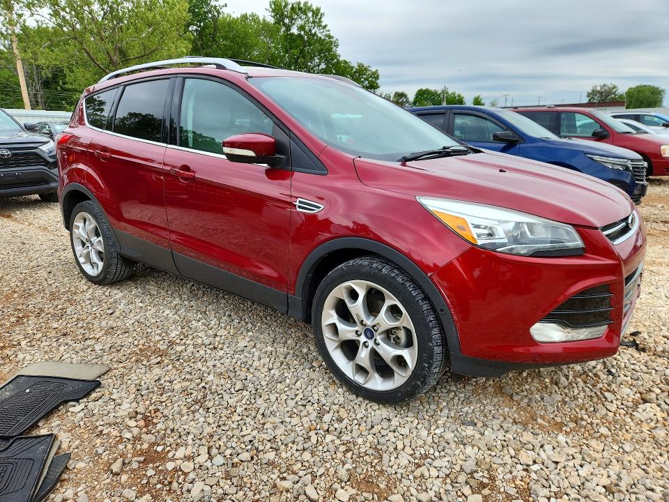 2014 Ford Escape მანქანა იყიდება აუქციონზე, vin: 1FMCU9J90EUB84838, აუქციონის ნომერი: 52727656