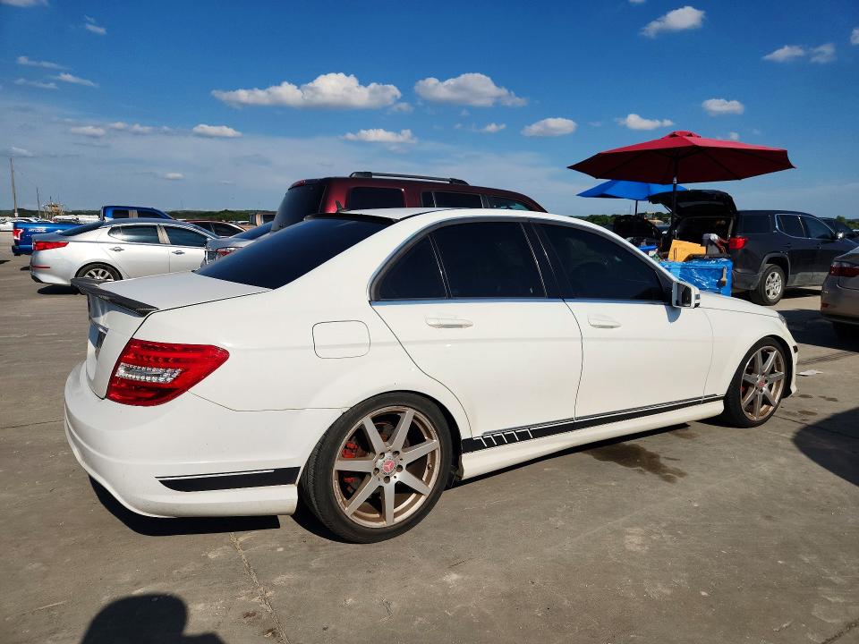 55634436 :رقم المزاد ، WDDGF4HB4ER314561 vin ، 2014 Mercedes-benz C مزاد بيع
