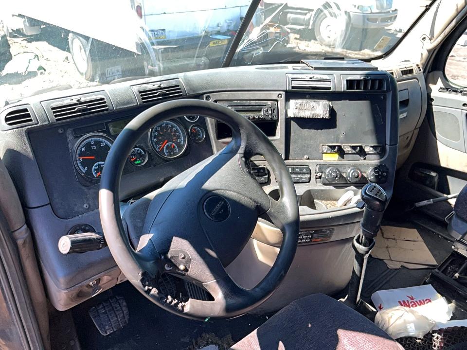 Продаж на аукціоні авто 2014 Freigliner Cascadia 125, vin: 3AKJGLD54ESFK3907, номер лоту: 53536016