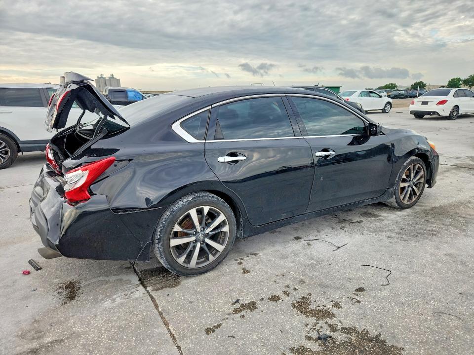2017 Nissan Altima მანქანა იყიდება აუქციონზე, vin: 1N4AL3AP0HC150148, აუქციონის ნომერი: 54658326