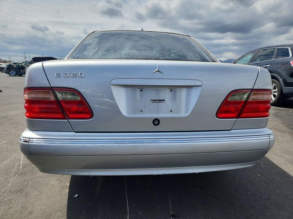 Aukcja sprzedaży 2001 Mercedes-benz E, vin: WDBJF65J21B200910, numer aukcji: 55058046