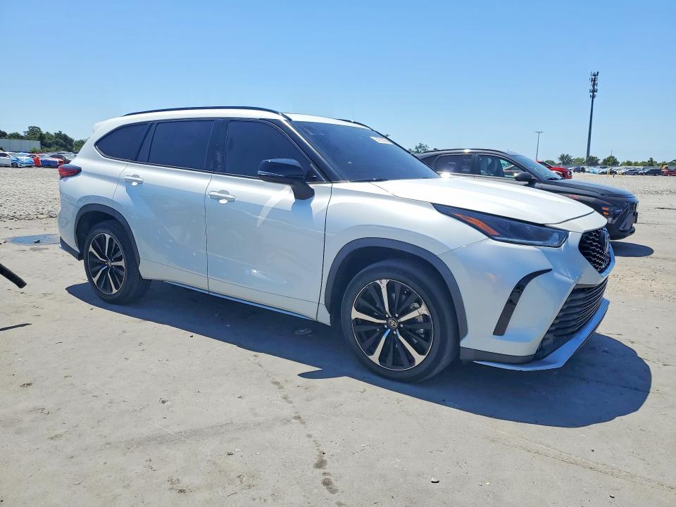 Aukcja sprzedaży 2022 Toyota Highlander, vin: 5TDLZRAH8NS132598, numer aukcji: 52733056
