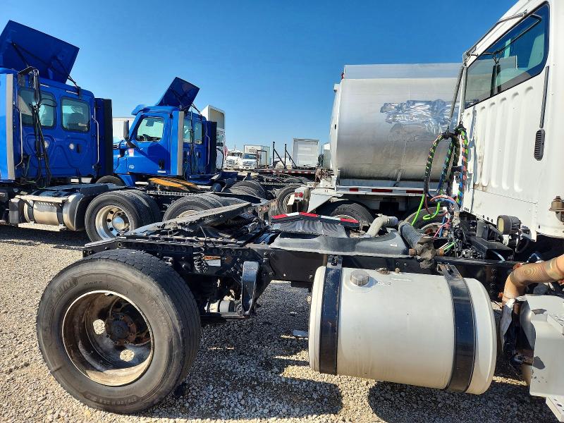 50617386 :رقم المزاد ، 1FUBC5CY2FHGK0773 vin ، 2015 Freightliner M2 مزاد بيع
