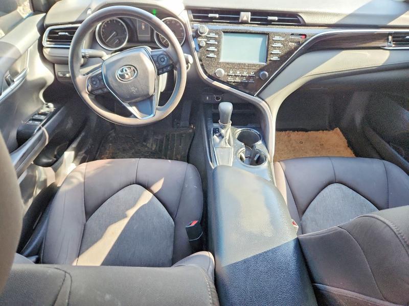 53505626 :رقم المزاد ، 4T1B11HK4JU598391 vin ، 2018 Toyota Camry مزاد بيع