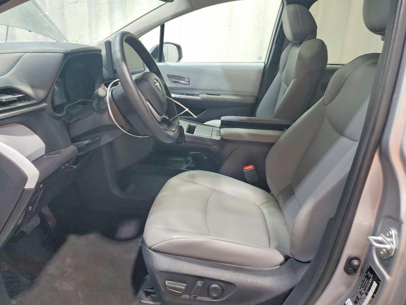 54811866 :رقم المزاد ، 5TDYRKEC1SS243923 vin ، 2025 Toyota Sienna مزاد بيع