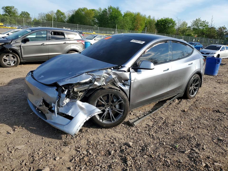Auction sale of the 2024 Tesla Model Y, vin: 7SAYGDEE1RA301014, lot number: 52605106