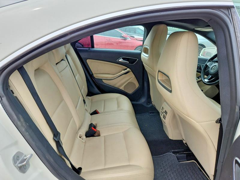 52744966 :رقم المزاد ، WDDSJ4EB9JN530498 vin ، 2018 Mercedes-benz Cla مزاد بيع