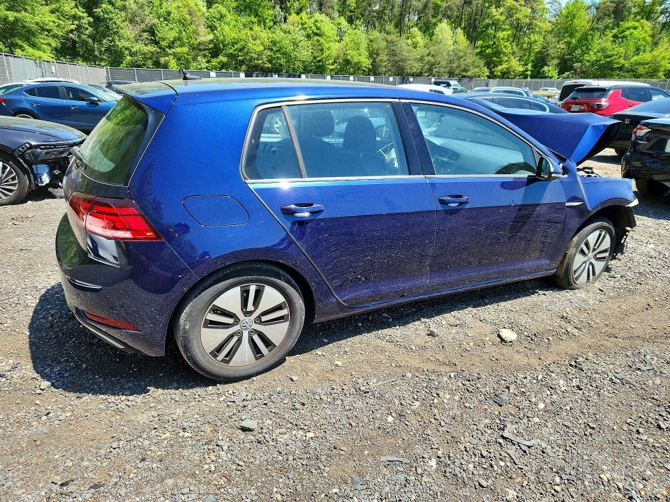 52091446 :رقم المزاد ، WVWKR7AU5HW950873 vin ، 2017 Volkswagen E-golf مزاد بيع