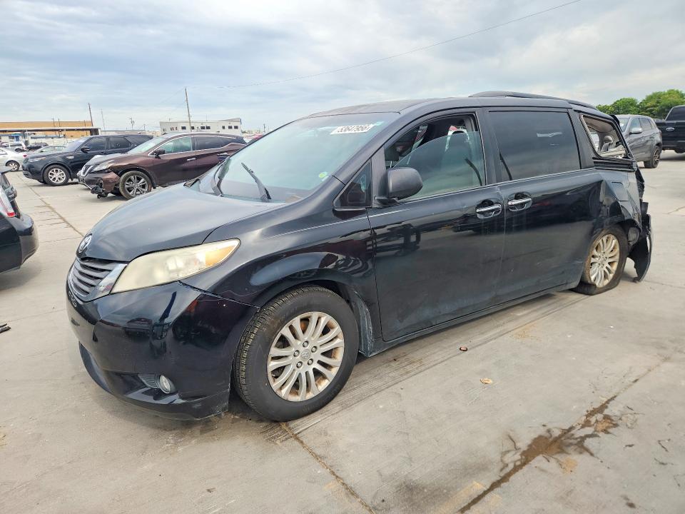 53647956 :رقم المزاد ، 5TDYK3DC2BS120627 vin ، 2011 Toyota Sienna مزاد بيع
