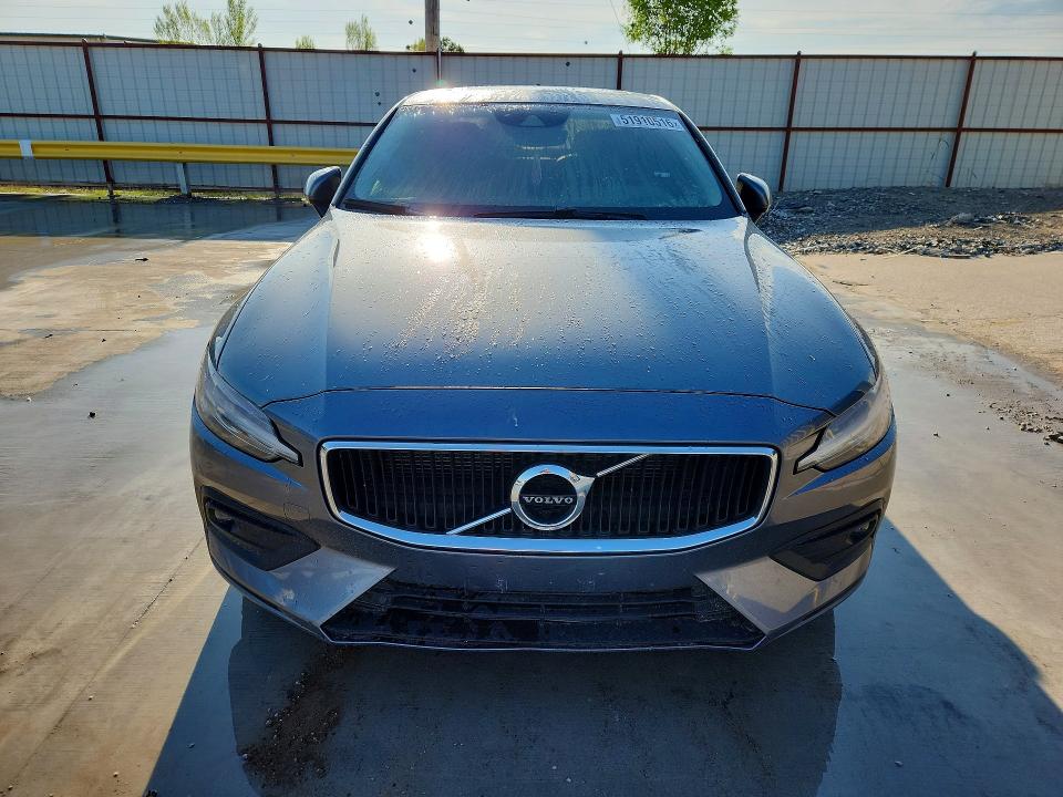 51910516 :رقم المزاد ، 7JR102FK4MG096576 vin ، 2021 Volvo S60 مزاد بيع