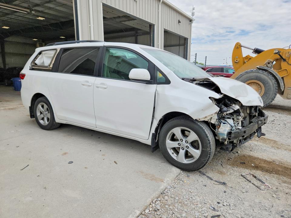 Aukcja sprzedaży 2017 Toyota Sienna, vin: 5TDKZ3DC0HS848067, numer aukcji: 54247356