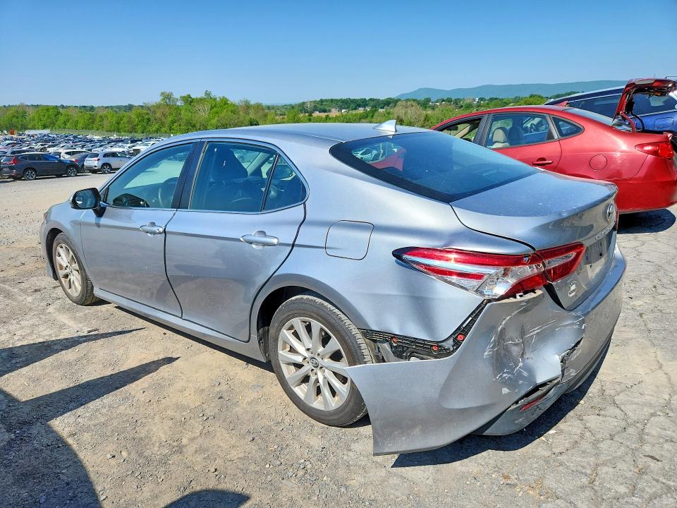 53780006 :رقم المزاد ، 4T1B11HK7KU747376 vin ، 2019 Toyota Camry مزاد بيع