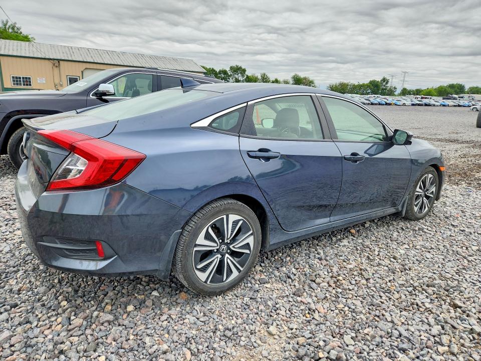 54628336 :رقم المزاد ، JHMFC1F38JX020755 vin ، 2018 Honda Civic مزاد بيع