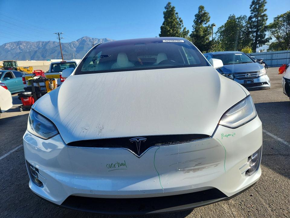 Продажа на аукционе авто 2018 Tesla Model X, vin: 5YJXCDE23JF093588, номер лота: 52248796