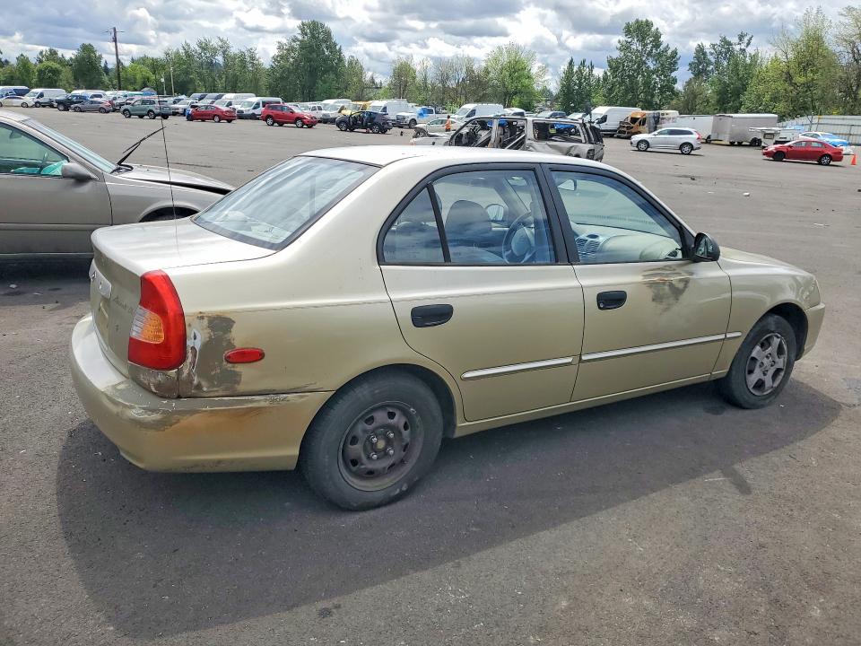 53907286 :رقم المزاد ، KMHCG45C42U389901 vin ، 2002 Hyundai Accent مزاد بيع