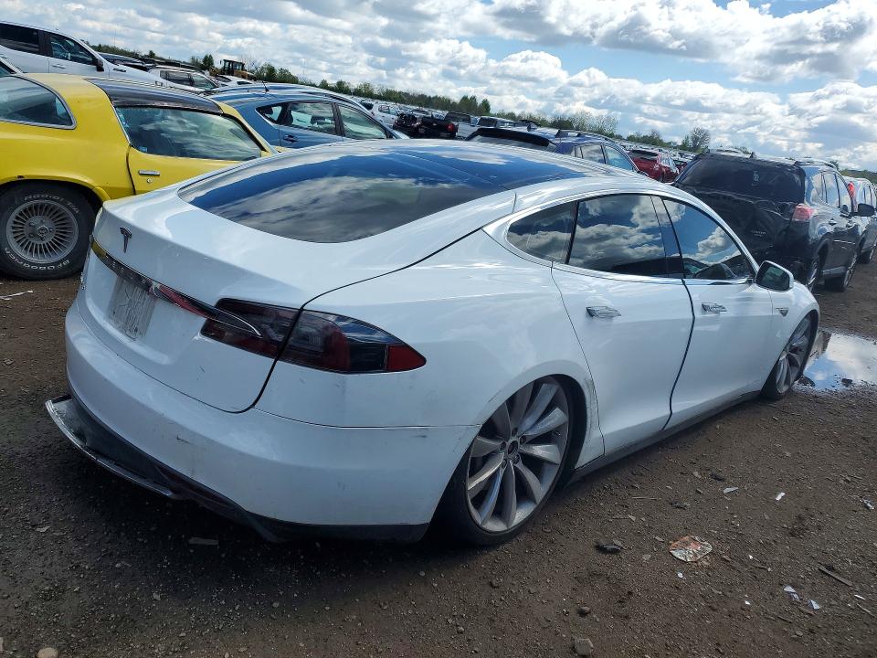 52041726 :رقم المزاد ، 5YJSA1AG0DFP11499 vin ، 2013 Tesla Model S مزاد بيع
