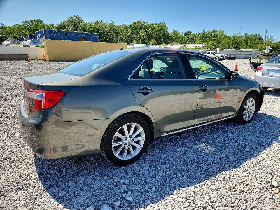 54989466 :رقم المزاد ، 4T1BF1FK5EU732724 vin ، 2014 Toyota Camry مزاد بيع