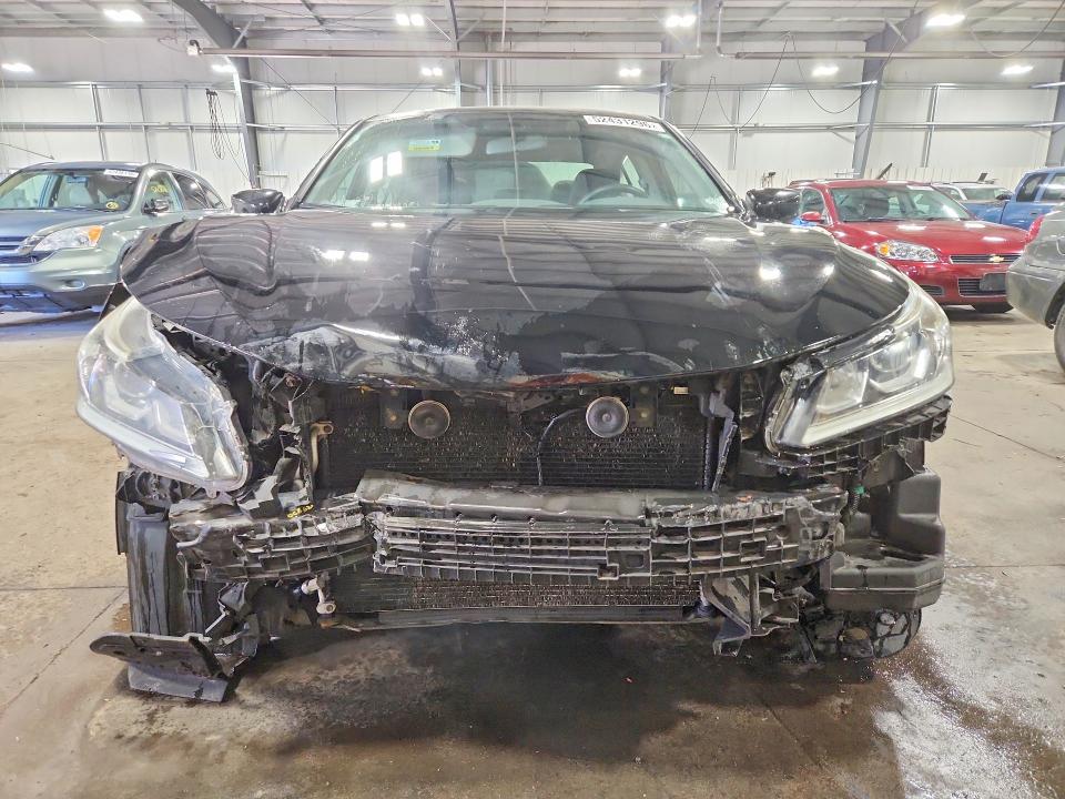 52431296 :رقم المزاد ، 1HGCR2F35HA081746 vin ، 2017 Honda Accord مزاد بيع