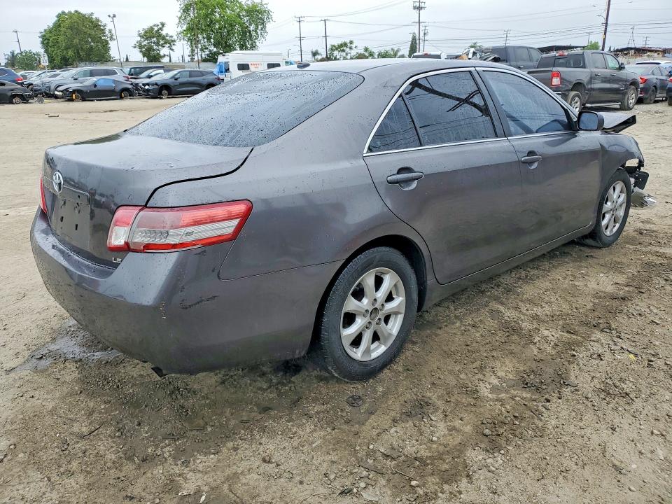 52222136 :رقم المزاد ، 4T4BF3EKXBR164114 vin ، 2011 Toyota Camery مزاد بيع