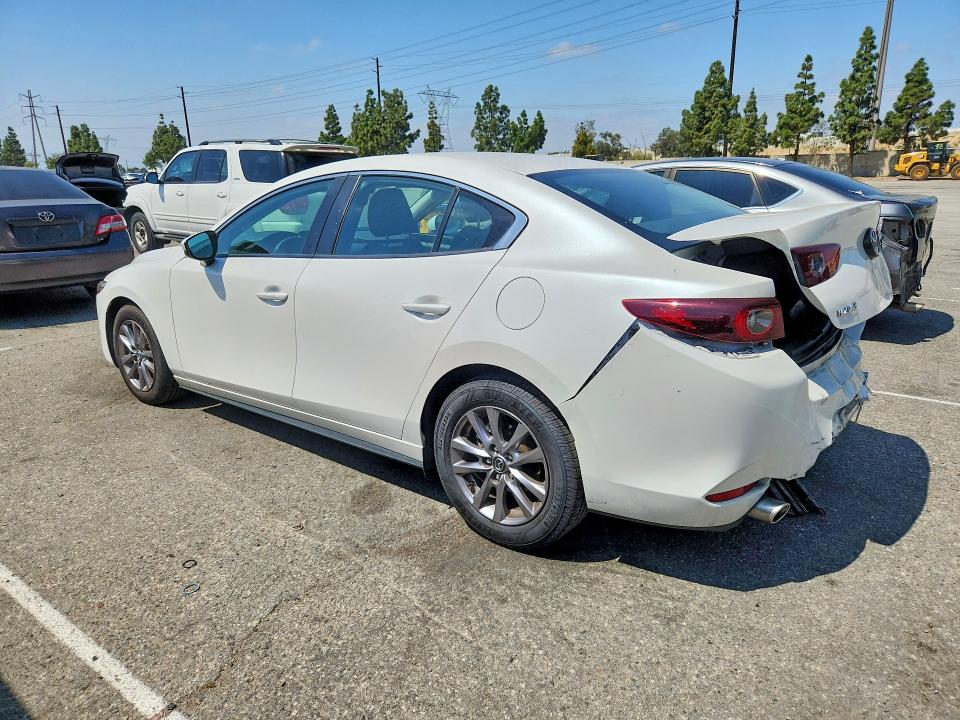 53660216 :رقم المزاد ، 3MZBPAAL8NM301538 vin ، 2022 Mazda 3 مزاد بيع
