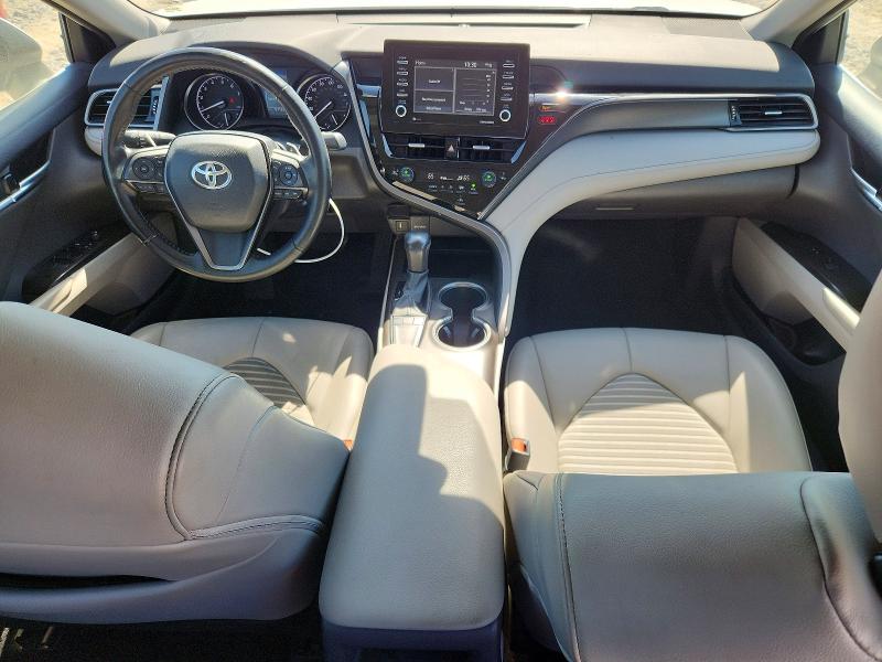 52810406 :رقم المزاد ، 4T1G11AK4NU713738 vin ، 2022 Toyota Camry مزاد بيع