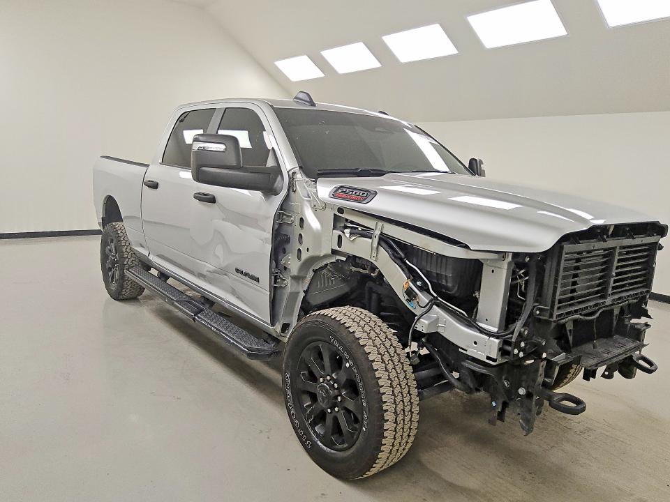 51801166 :رقم المزاد ، 3C6UR5DJ5TG200886 vin ، 2026 Ram 2500 مزاد بيع