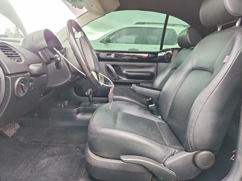 54980656 :رقم المزاد ، 3VWRG3AL2AM006715 vin ، 2010 Volkswagen New Beetle مزاد بيع