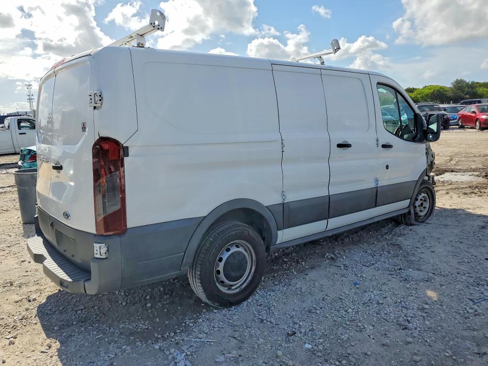 53963536 :رقم المزاد ، 1FTYE1ZM6HKA89184 vin ، 2017 Ford Transit مزاد بيع