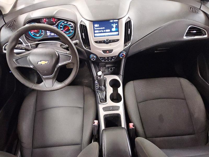 55061656 :رقم المزاد ، 1G1BC5SM4J7200037 vin ، 2018 Chevrolet Cruze مزاد بيع