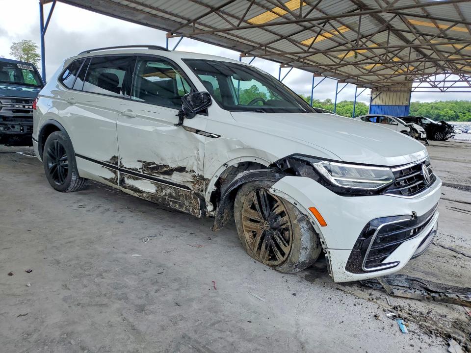 Продажа на аукционе авто 2022 Volkswagen Tiguan, vin: 3VVCB7AX1NM170367, номер лота: 54529116