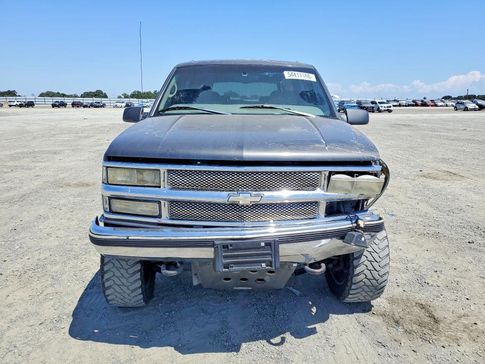 54417166 :رقم المزاد ، 3GNGK26J7XG169479 vin ، 1999 Chevrolet Suburban مزاد بيع