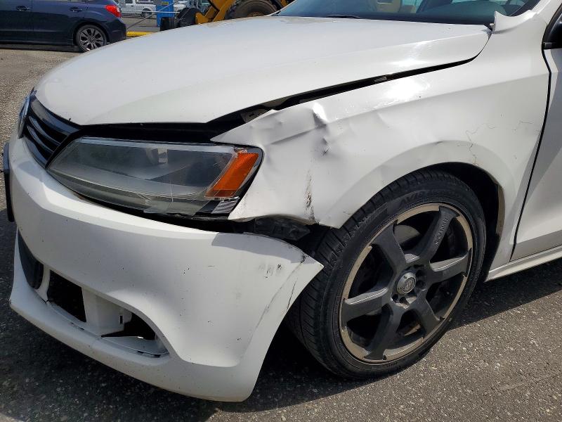 52190376 :رقم المزاد ، 3VW3L7AJ9BM124253 vin ، 2011 Volkswagen Jetta مزاد بيع