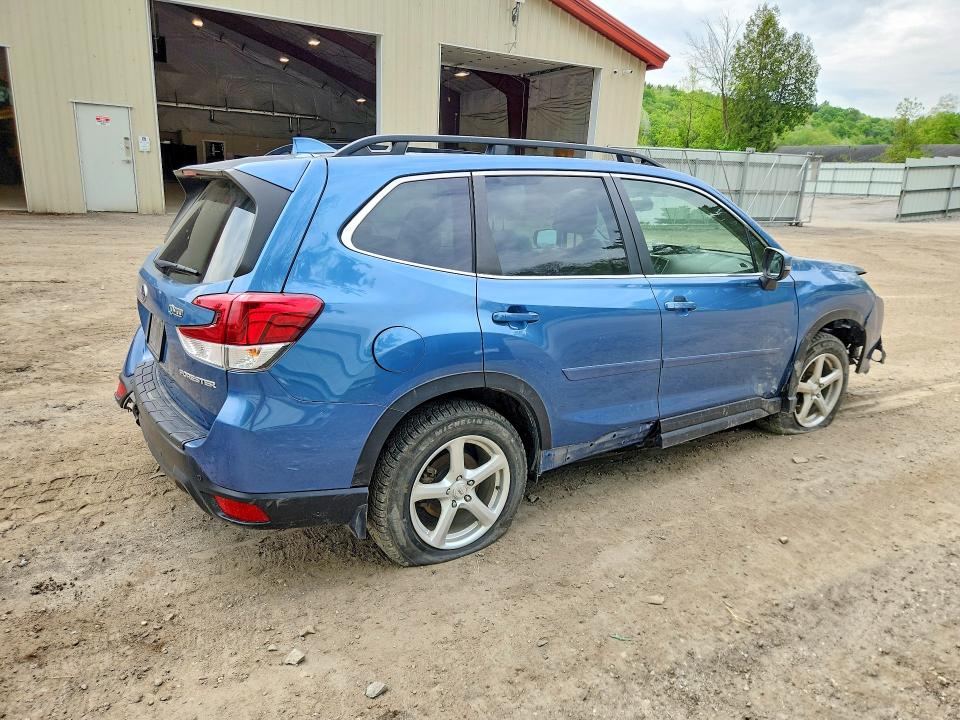 Продажа на аукционе авто 2023 Subaru Forester, vin: JF2SKAPC2PH500621, номер лота: 53697336