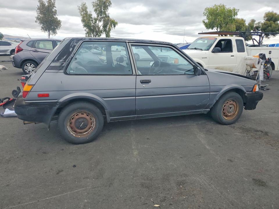 55351986 :رقم المزاد ، 1NXAE82G4JZ527804 vin ، 1988 Toyota Corolla مزاد بيع