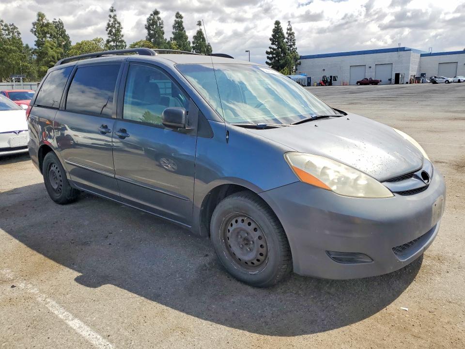 Продажа на аукционе авто 2010 Toyota Sienna, vin: 5TDKK4CC0AS297799, номер лота: 52219756