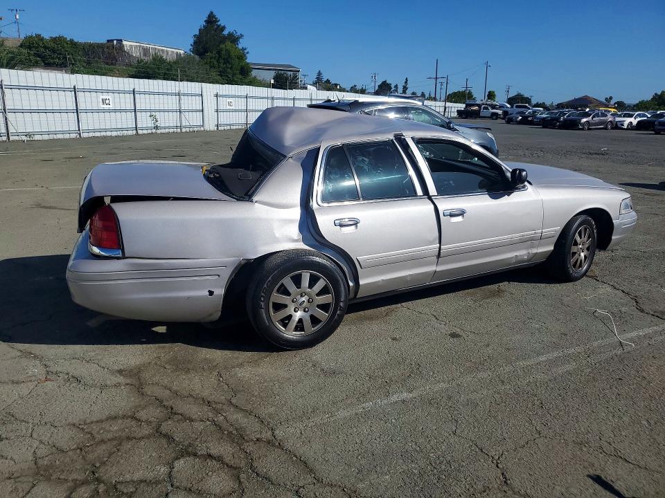 2006 Ford Crown Victoria მანქანა იყიდება აუქციონზე, vin: 2FAFP74W56X166883, აუქციონის ნომერი: 53854126