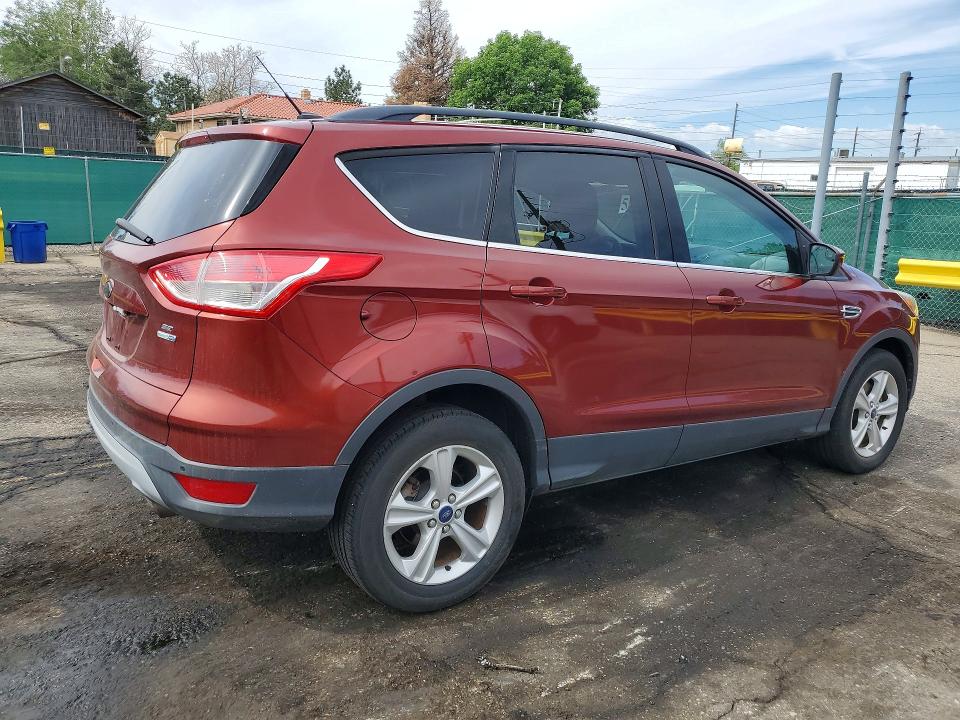 2014 Ford Escape მანქანა იყიდება აუქციონზე, vin: 1FMCU9G99EUA13237, აუქციონის ნომერი: 53949246