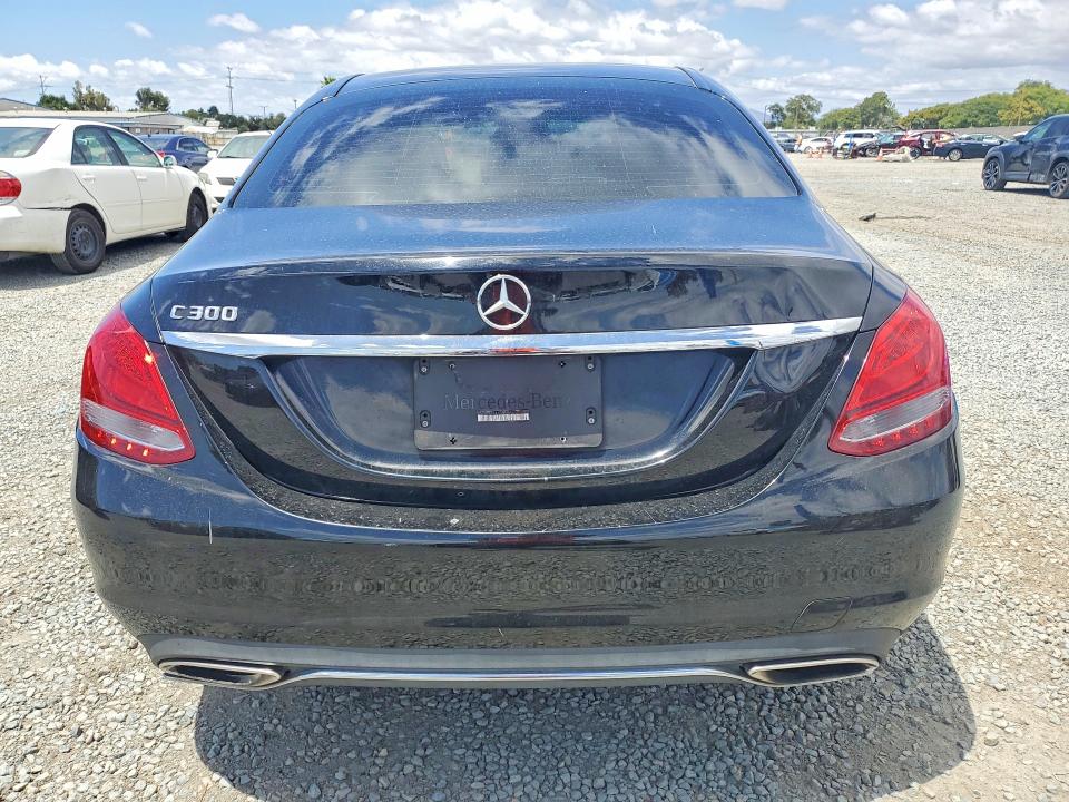 55457586 :رقم المزاد ، 55SWF4JB6JU236721 vin ، 2018 Mercedes-benz C مزاد بيع