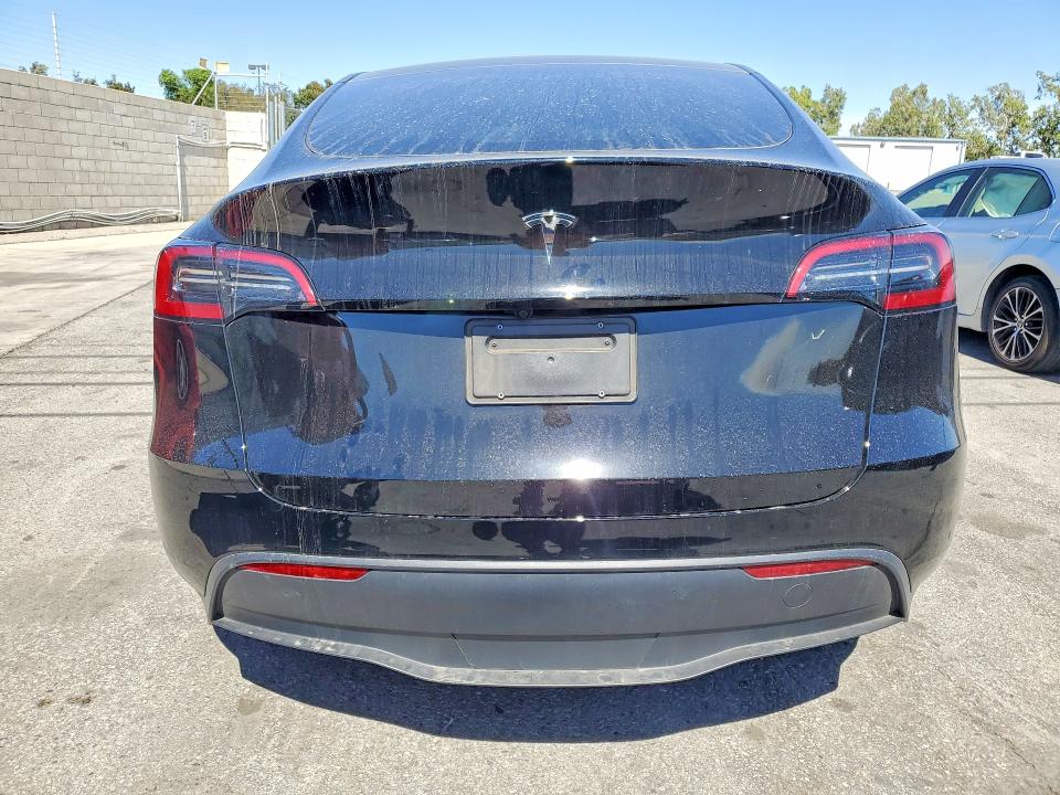 2025 Tesla Model Y მანქანა იყიდება აუქციონზე, vin: 7SAYGDED0SF242232, აუქციონის ნომერი: 54008466