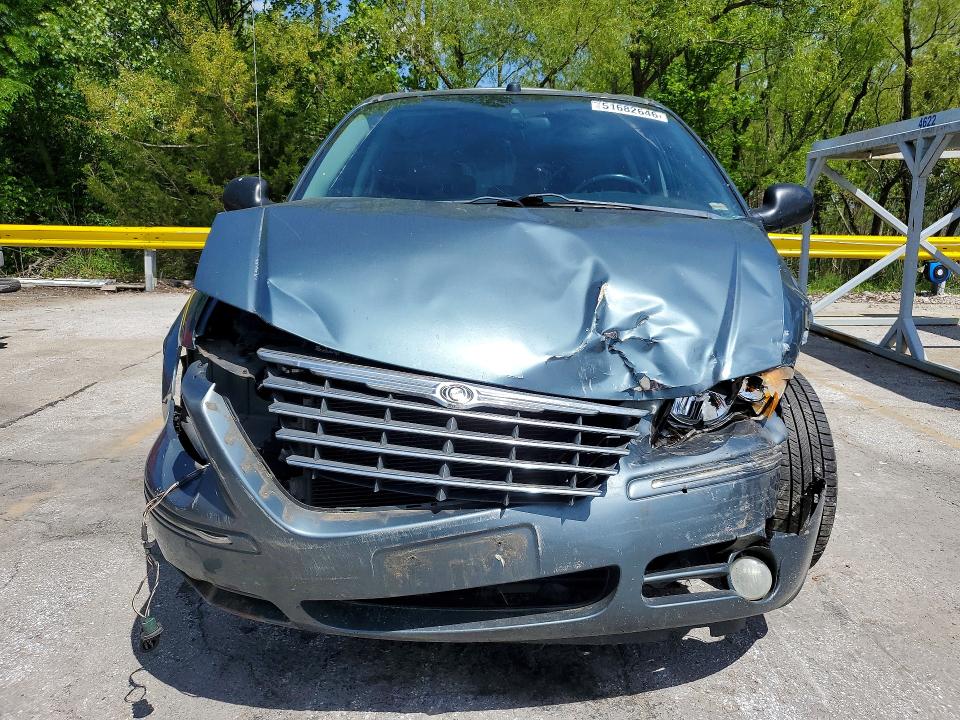 Продажа на аукционе авто 2005 Chrysler Town & Country, vin: 2C8GP64L15R393679, номер лота: 51682646
