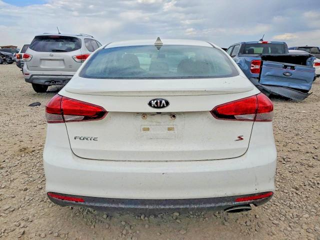 2018 Kia Forte მანქანა იყიდება აუქციონზე, vin: 3KPFL4A73JE203994, აუქციონის ნომერი: 53364896
